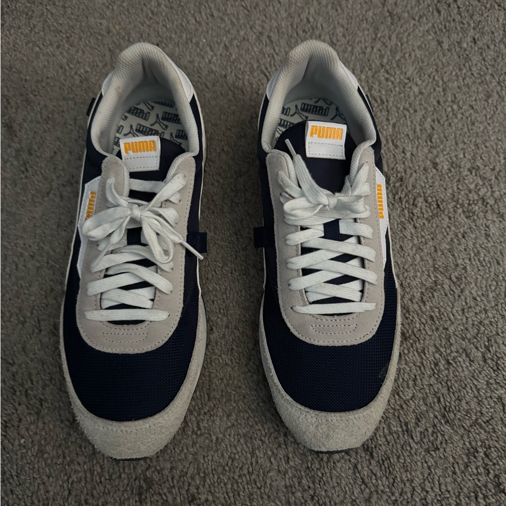 Puma Men's Blue and White Sneakers